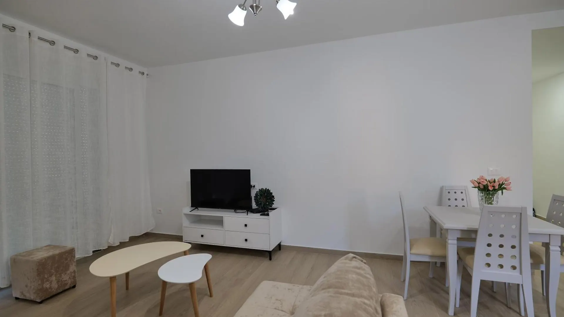 Eden Suites&Apartments Sarande Apartment