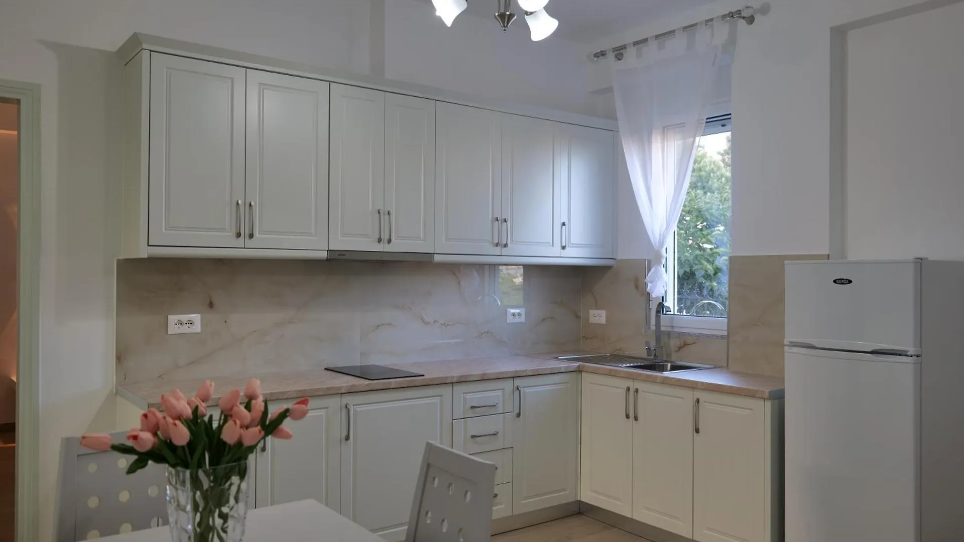 Eden Suites&Apartments Saranda 0*,  Albanie